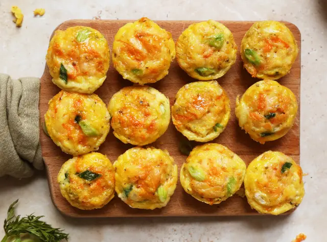 Mini crustless carrot quiches 